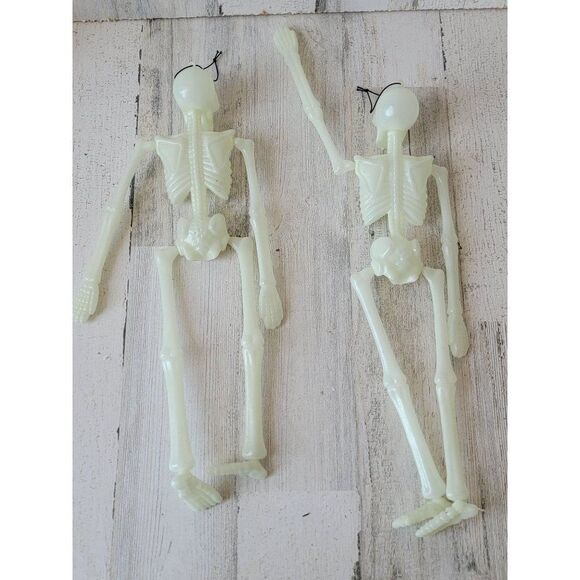 Plastic glow in dark hanging skeleton set Halloween prop - Picture 9 of 11
